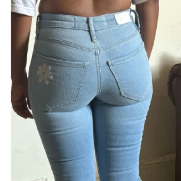 Hollister Light Blue Floral Embroidered Flare Jeans. NWOT Size 24 - Picture 3 of 12